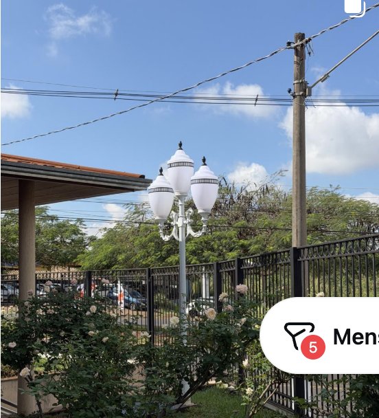 Jardim externo da Matriz de Santa Teresinha Doutora